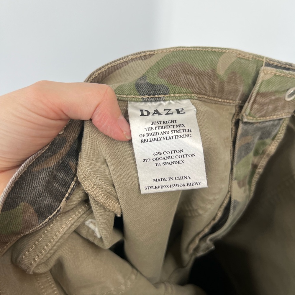 Daze Denim Far Out High Waist Wide Leg Jeans Camo - Picture 8 of 8